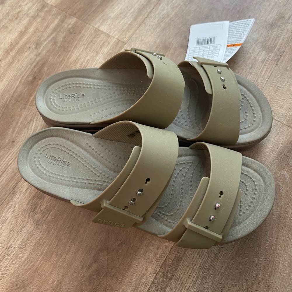 Women's Crocs Brooklyn Sandal Low Wedge - Picture 3 of 4